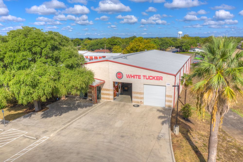 Retail For Sale: 1555 N Business Ih 35, New Braunfels, TX 78130